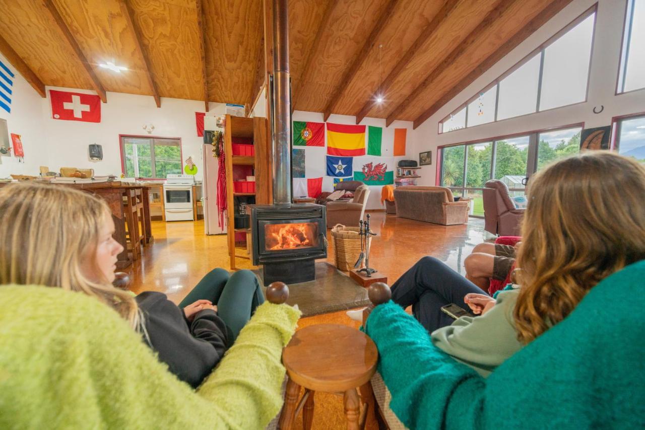 Hostel Bob&Maxines Backpackers Te Anau Exterior foto
