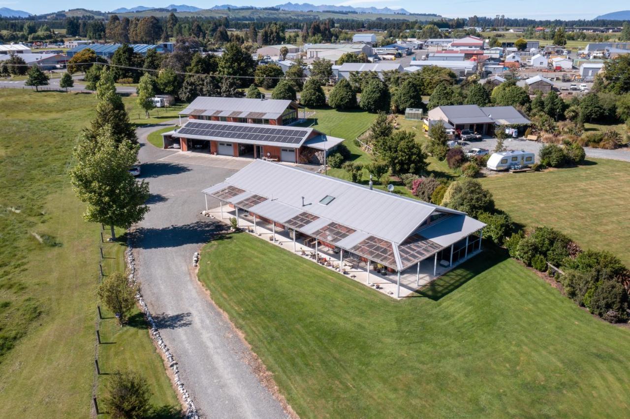 Hostel Bob&Maxines Backpackers Te Anau Exterior foto